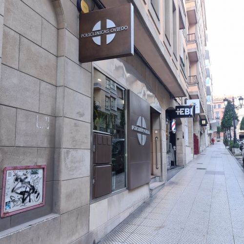 Acceso calle a clínicas Oviedo